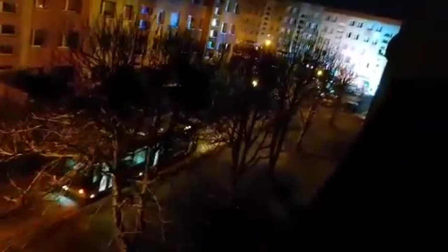 Pożar mieszkania na Piastowskiej. podstawiono autobus MZK jako miejsce tymczasowego schronienia