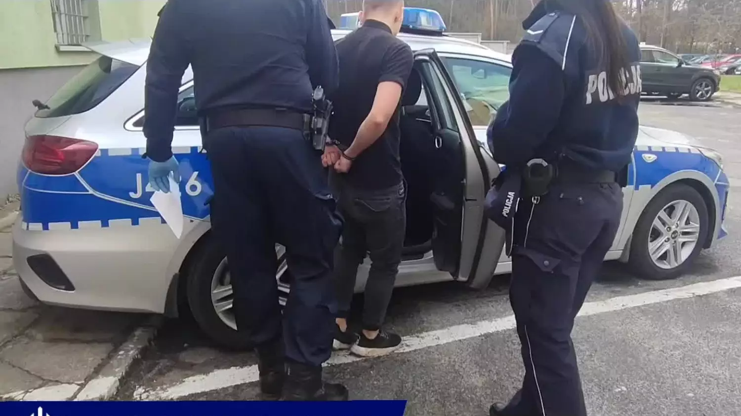 17-LETNI ROZBOJARZ UKRYŁ SIĘ PRZED POLICJANTAMI W WERSALCE. TRAFIŁ JUŻ DO ARESZTU