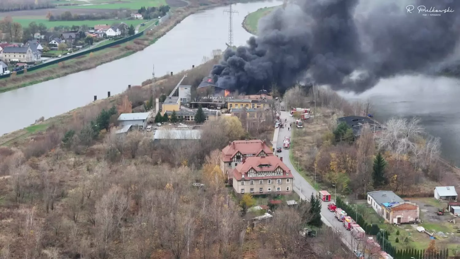 Pożar hali magazynowej z odpadami chemicznymi w Kędzierzynie-Koźlu