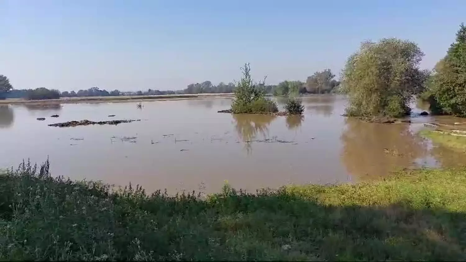 Rozlewisko wzdłuż obwodnicy Kędzierzyna-Koźla