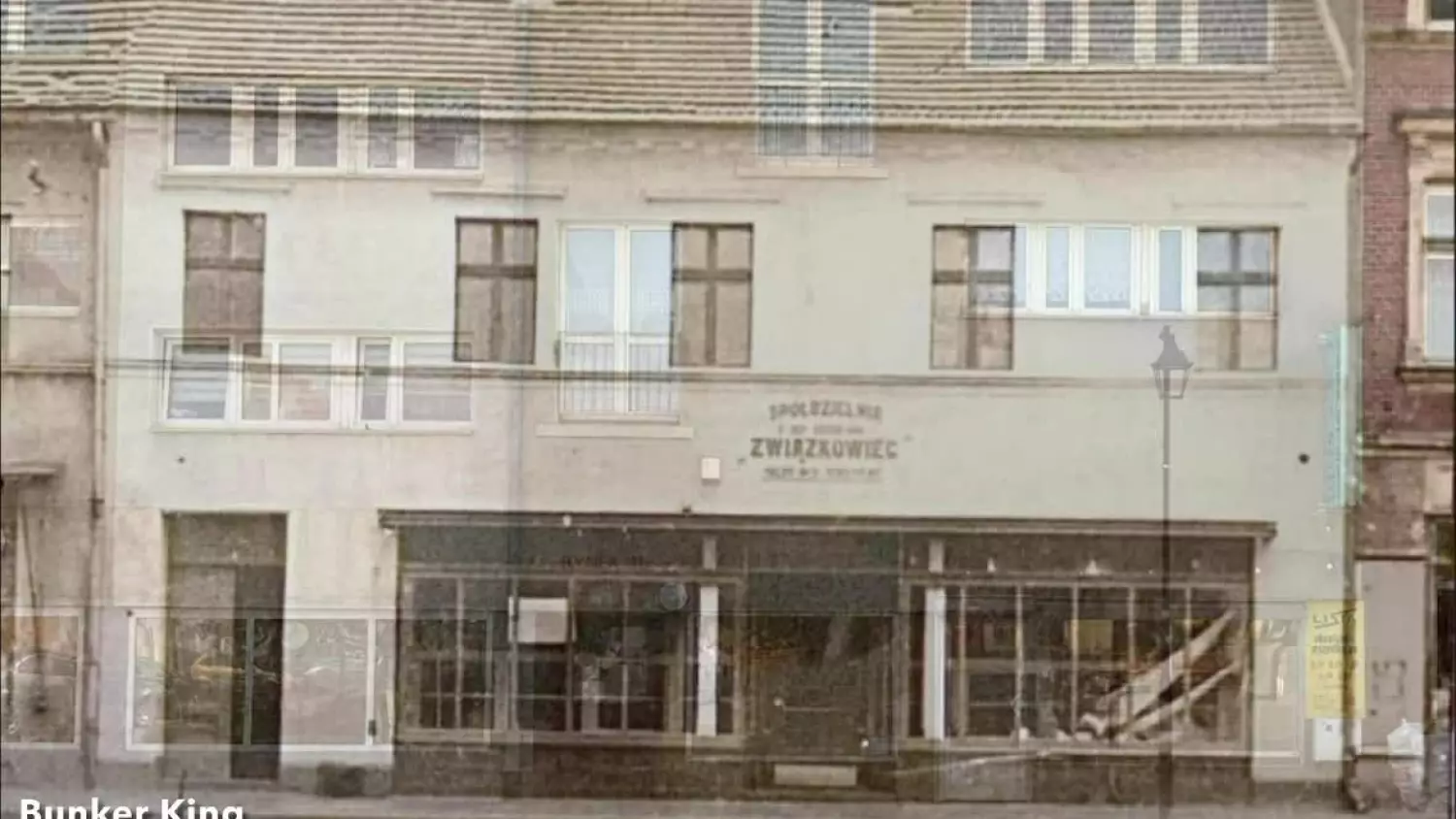 Sklep tekstylny. Koźle lipiec 1946 r. Budynek zburzono w 1963 roku. Na jego miejscu wybudowano blok mieszkalny