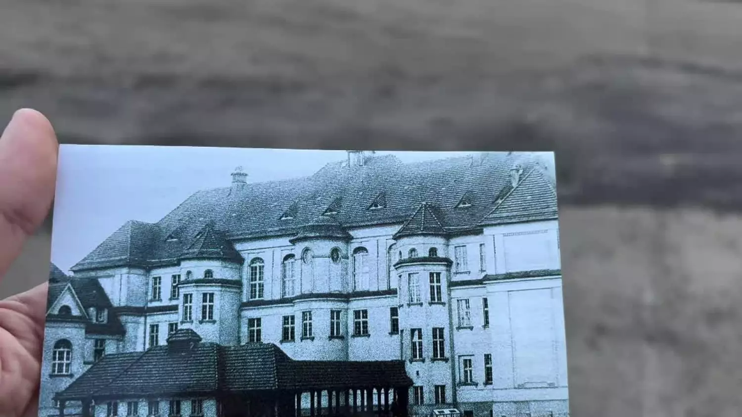 Stara fotka kozielskiego liceum