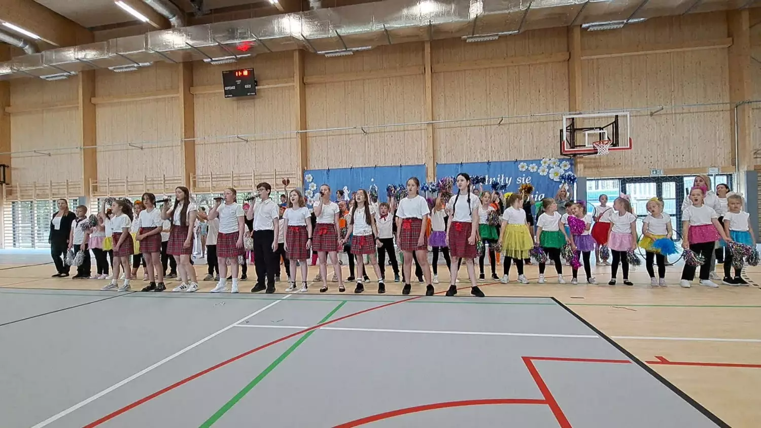 W Publicznej Szkole Podstawowej nr 9 w Kędzierzynie-Koźlu oficjalnie otwarto nowoczesny obiekt sportowy